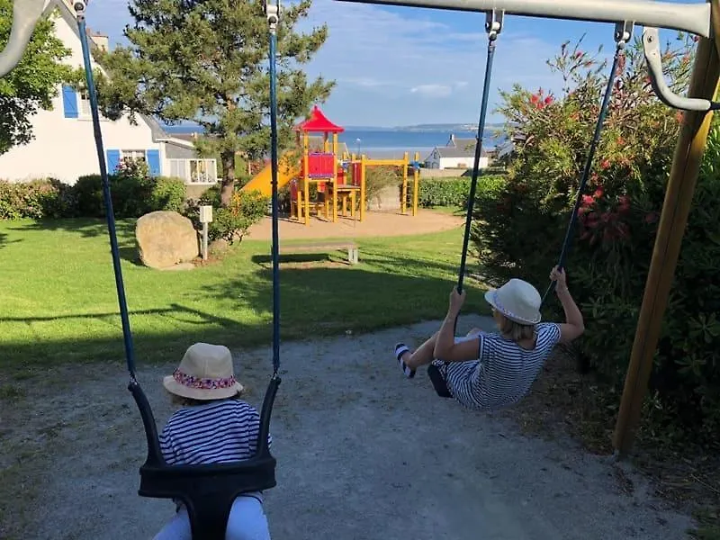 Campsite Camping Paradis La Mer D'Iroise - Aquatique Vacances Plomodiern France
